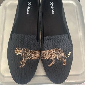 Vivaia Round Toe Embroidered Loafers (Audrey) Size 10.5US